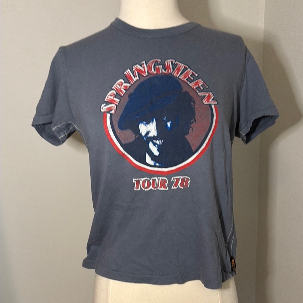 Trunk Ltd Gray Short Sleeve Tee with Graphic Design